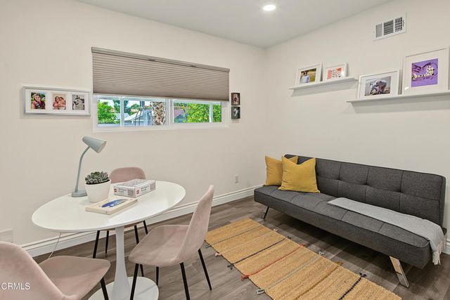 7643 Encino Avenue, Northridge, CA 91325