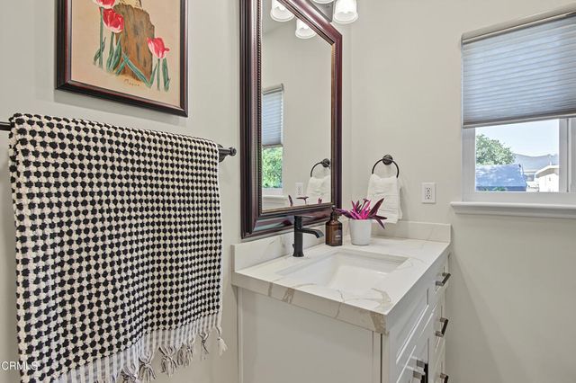7643 Encino Avenue, Northridge, CA 91325