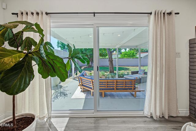 7643 Encino Avenue, Northridge, CA 91325
