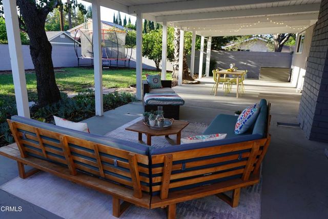 7643 Encino Avenue, Northridge, CA 91325