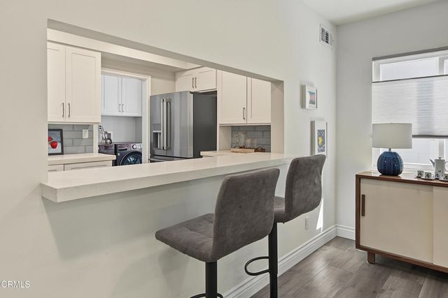 7643 Encino Avenue, Northridge, CA 91325