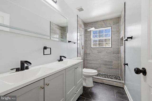 1811 IVERSON ST, Oxon Hill, MD 20745