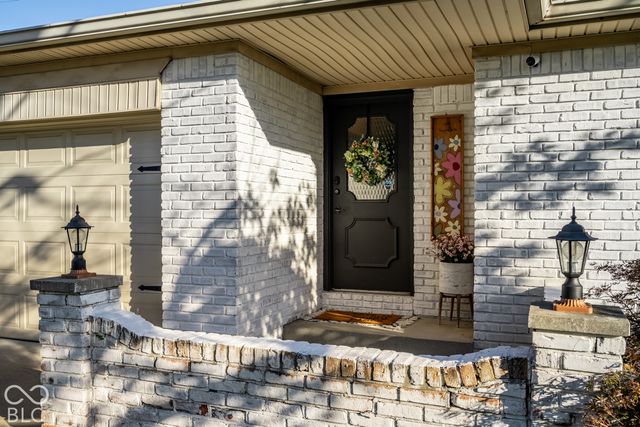 5526 Riva Ridge Drive, Indianapolis, IN 46237