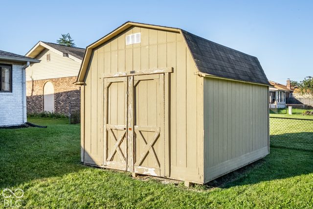 5526 Riva Ridge Drive, Indianapolis, IN 46237