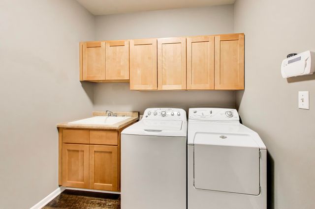 1447 Charlevoix Way, Schererville, IN 46375