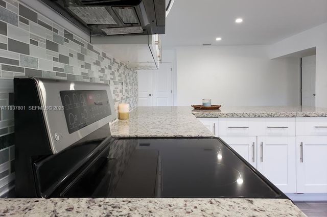 6634 SW 76th Ter, South Miami, FL 33143