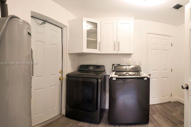 6634 SW 76th Ter, South Miami, FL 33143