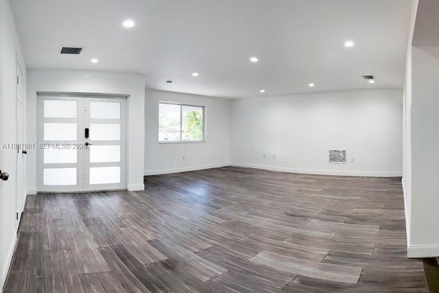 6634 SW 76th Ter, South Miami, FL 33143