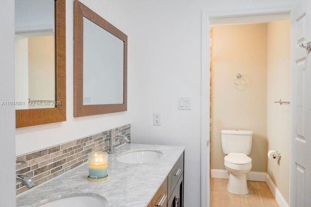 6634 SW 76th Ter, South Miami, FL 33143