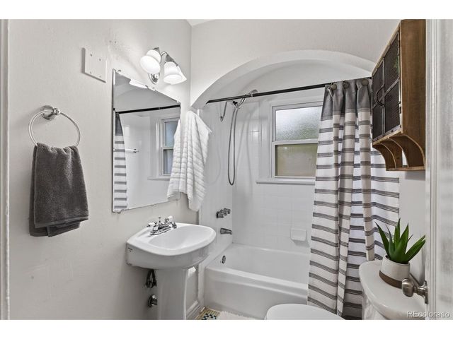 3220 N Madison St, Denver, CO 80205