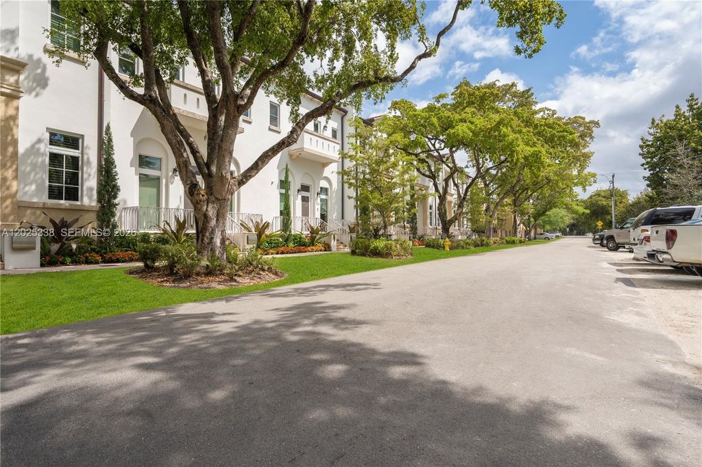 628 Santander Ave 3, Coral Gables, FL 33134