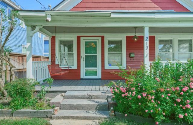 219 W 13th Street, Houston, TX 77008