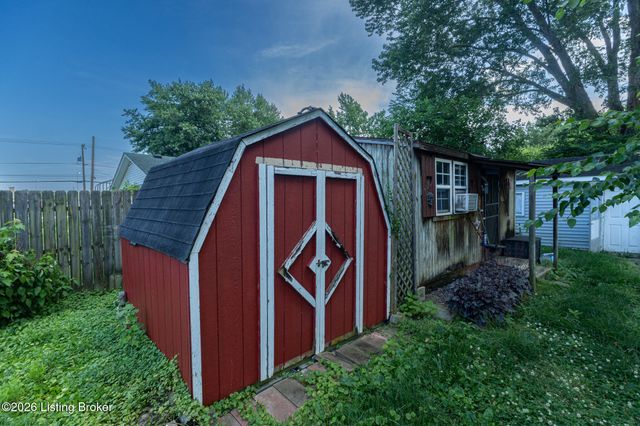 9409 Dalton Dr, Louisville, KY 40272