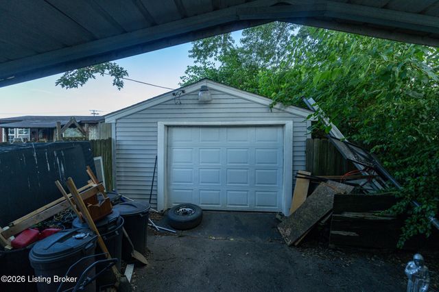 9409 Dalton Dr, Louisville, KY 40272