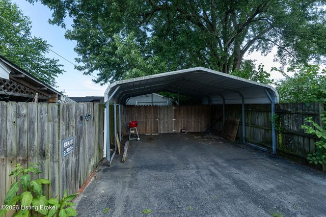 9409 Dalton Dr, Louisville, KY 40272