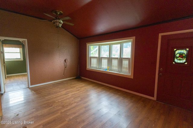 9409 Dalton Dr, Louisville, KY 40272