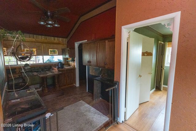 9409 Dalton Dr, Louisville, KY 40272