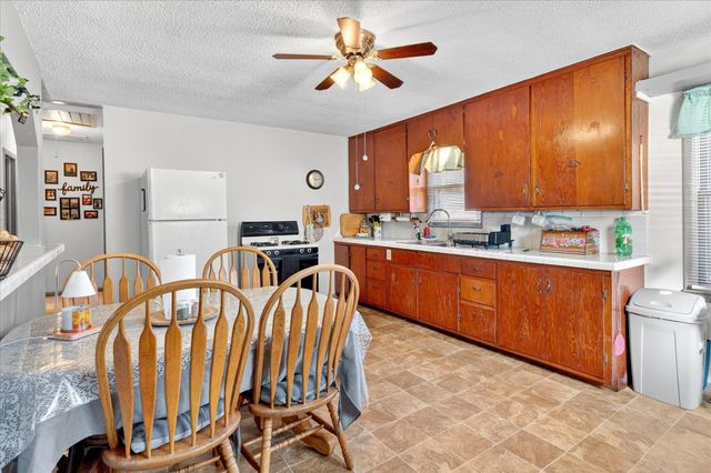 406 E Grant Street, Ash Grove, MO 65604