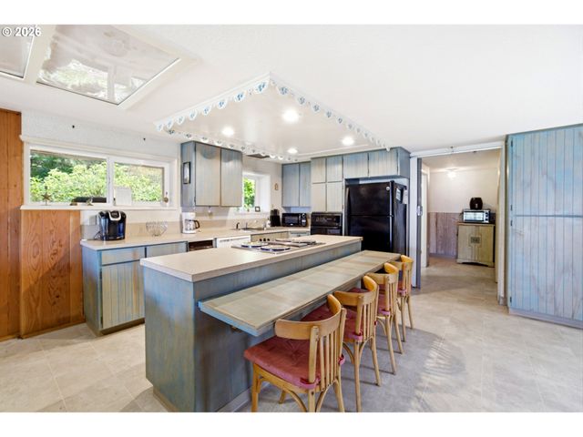 1349 Ne EAST DEVILS LAKE Rd, Otis, OR 97368