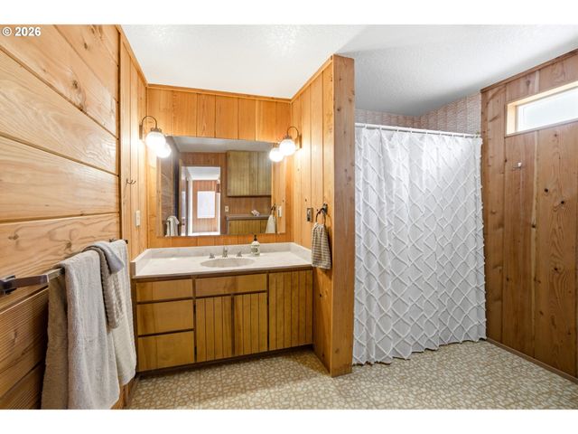 1349 Ne EAST DEVILS LAKE Rd, Otis, OR 97368