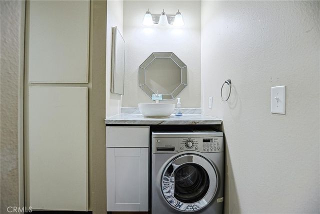 631 N Bristol 62, Santa Ana, CA 92703