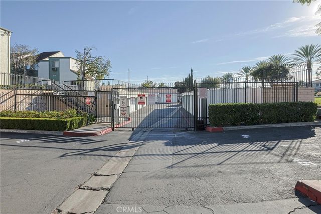 631 N Bristol 62, Santa Ana, CA 92703