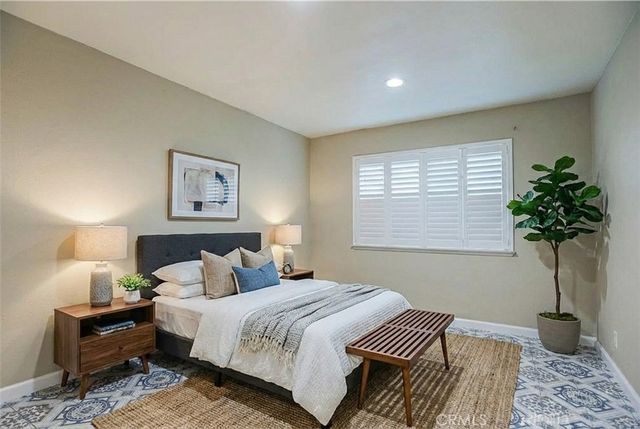 631 N Bristol 62, Santa Ana, CA 92703