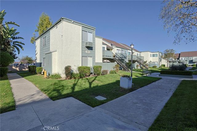 631 N Bristol 62, Santa Ana, CA 92703
