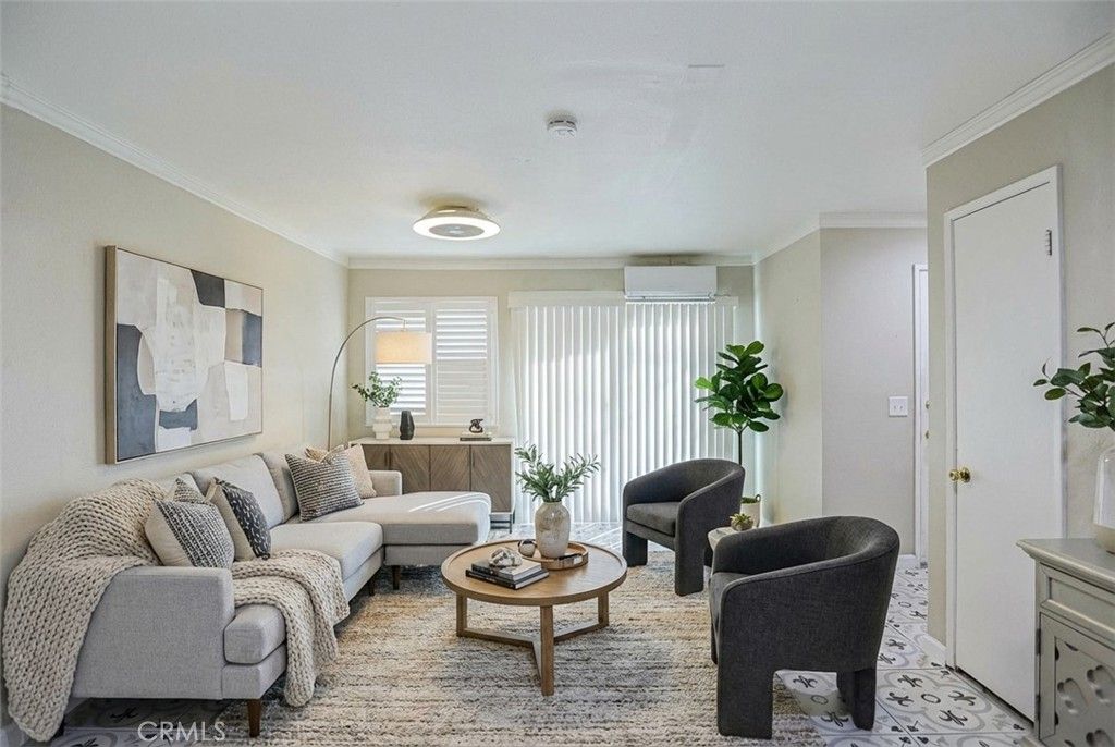 631 N Bristol 62, Santa Ana, CA 92703