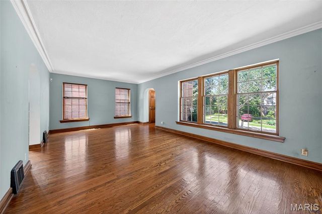 7828 Stanford Avenue, University City, MO 63130
