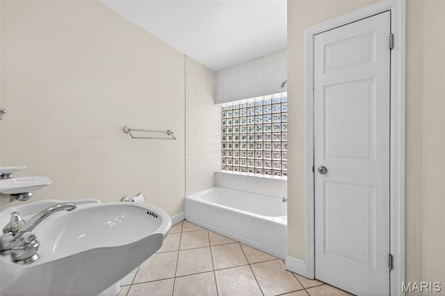 7828 Stanford Avenue, University City, MO 63130