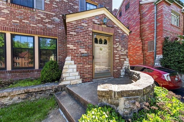 7828 Stanford Avenue, University City, MO 63130
