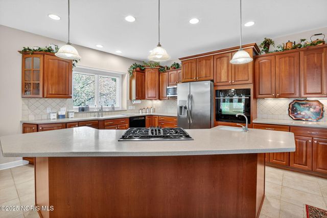 7961 Clover Creek Road, Maumee, OH 43537