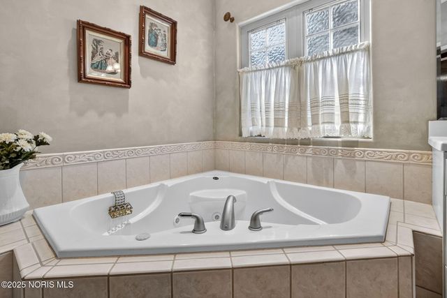 7961 Clover Creek Road, Maumee, OH 43537