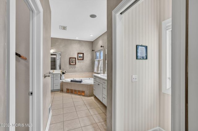 7961 Clover Creek Road, Maumee, OH 43537