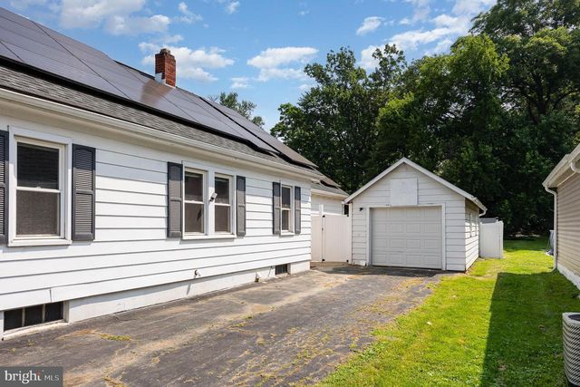 7 S GEORGE ST, Mechanicsburg, PA 17055