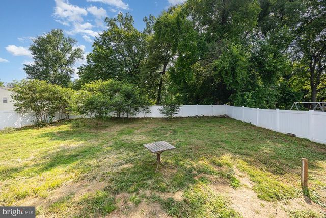 7 S GEORGE ST, Mechanicsburg, PA 17055