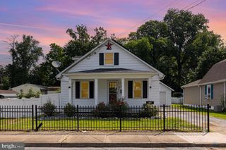 7 S GEORGE ST, Mechanicsburg, PA 17055