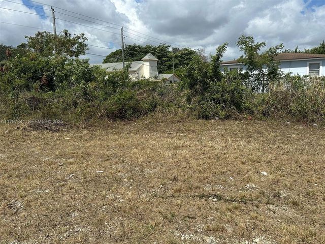 10025 W Indigo, Miami, FL 33157