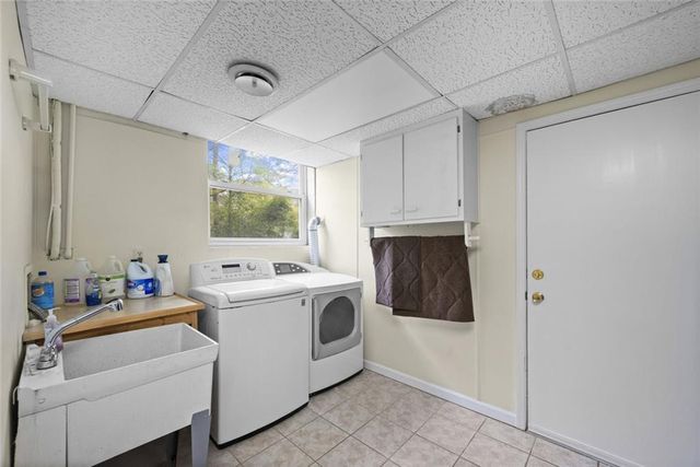 1125 Crest Brook Lane, Roswell, GA 30075