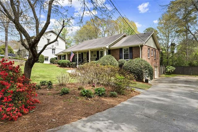 1125 Crest Brook Lane, Roswell, GA 30075