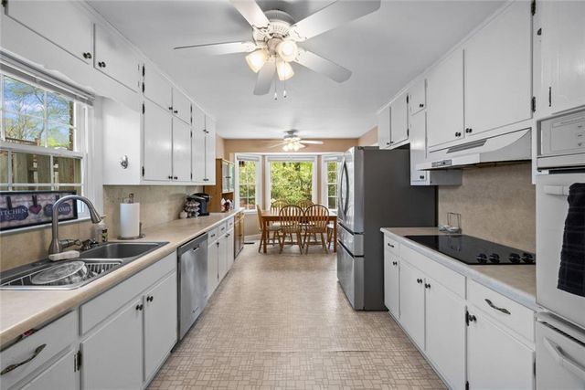 1125 Crest Brook Lane, Roswell, GA 30075