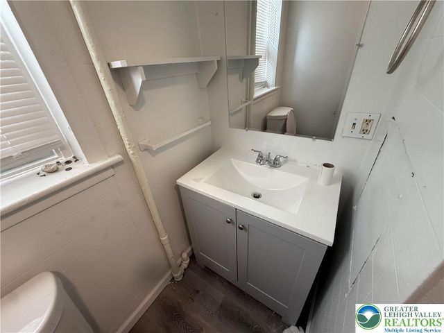 60 East Broad Street 2, Bethlehem City, PA 18018