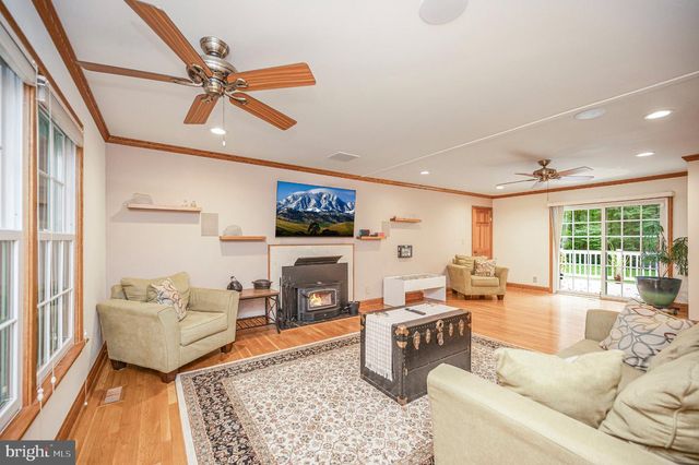 3 FRANKLIN ST, Stafford, VA 22556