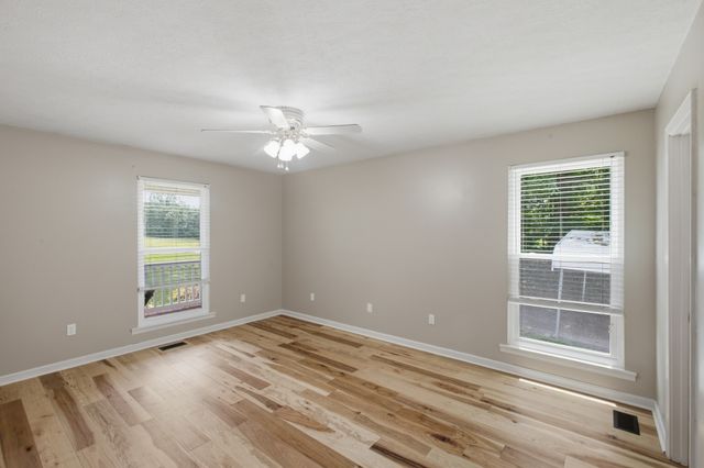 1466 W Grab Creek Rd, Dickson, TN 37055