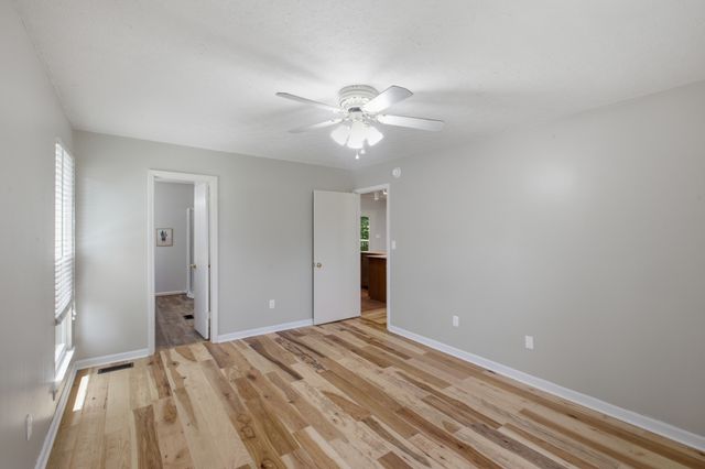 1466 W Grab Creek Rd, Dickson, TN 37055