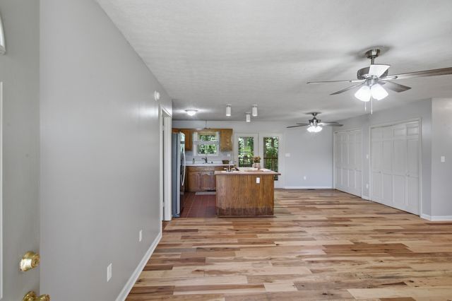 1466 W Grab Creek Rd, Dickson, TN 37055
