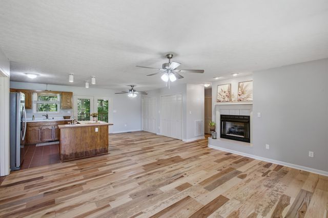 1466 W Grab Creek Rd, Dickson, TN 37055