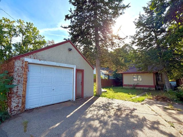 2650 Irving Avenue N, Minneapolis, MN 55411