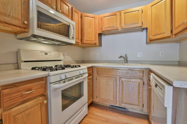 11 Echo Shore Drive, Merrimack, NH 03054